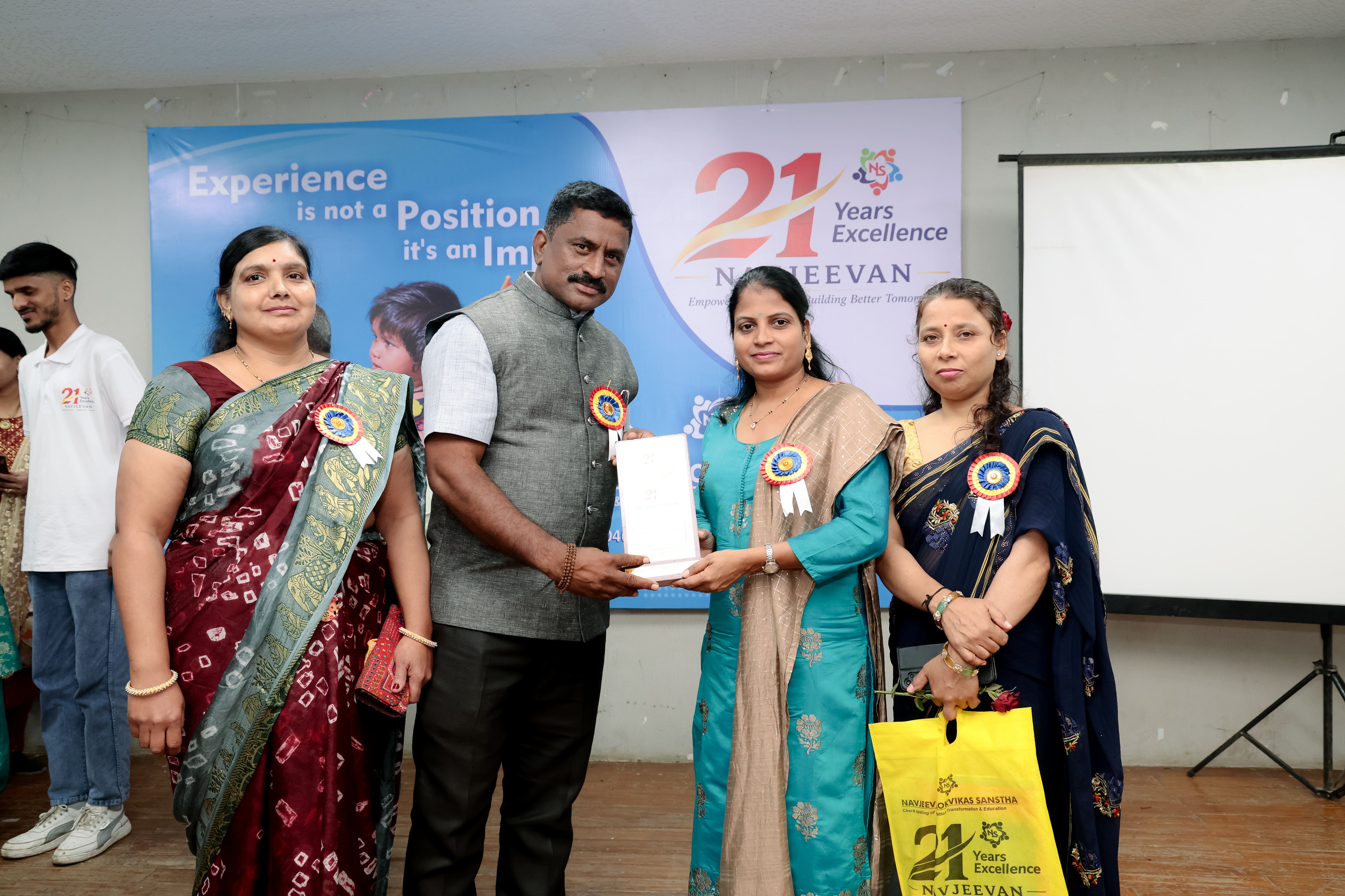 Honouring Service & Commitment Award